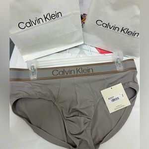 Calvin Klein Men's  low hip briefs  new micro fiber L